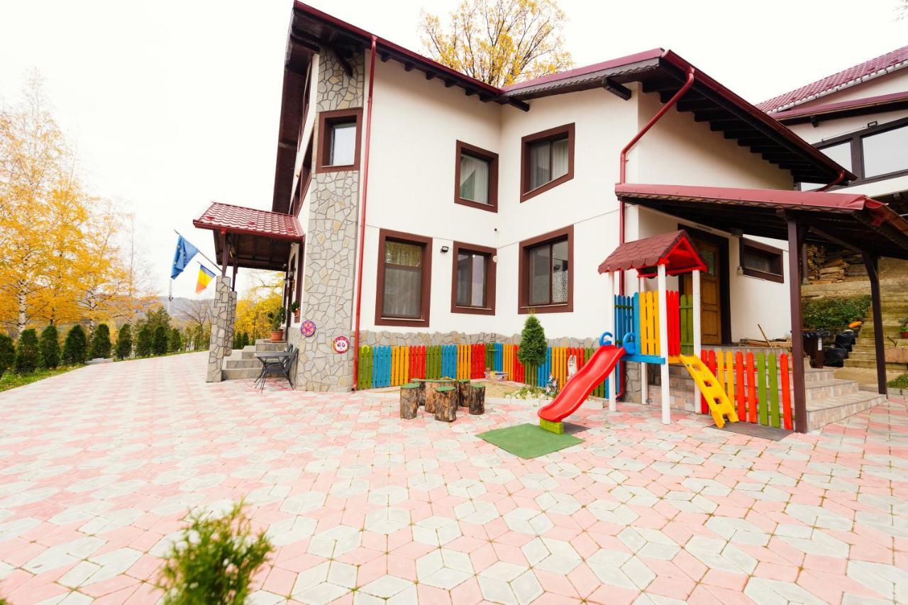 Stejarul Lui Andrei Otel Izvoarele  Dış mekan fotoğraf